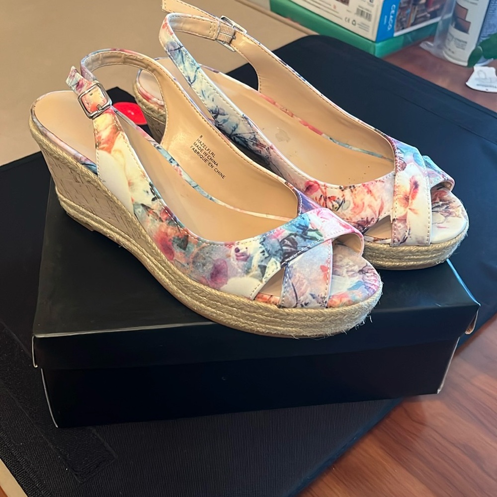 Women’s espadrille sandals